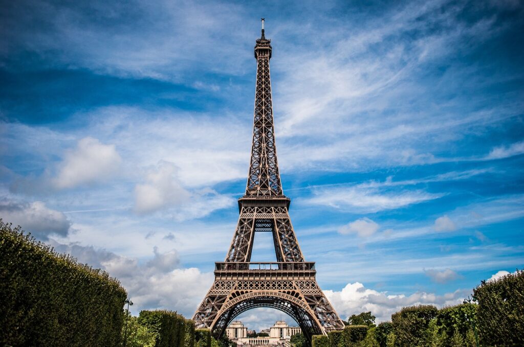 Места кои треба да ги посетите во март 5 eiffel pariz