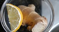 Ѓумбир: Природен лек против настинка и неговите лековити својства 2 gCFUBAADPAAssAAGY1TvFAAAAAElFTkSuQmCC