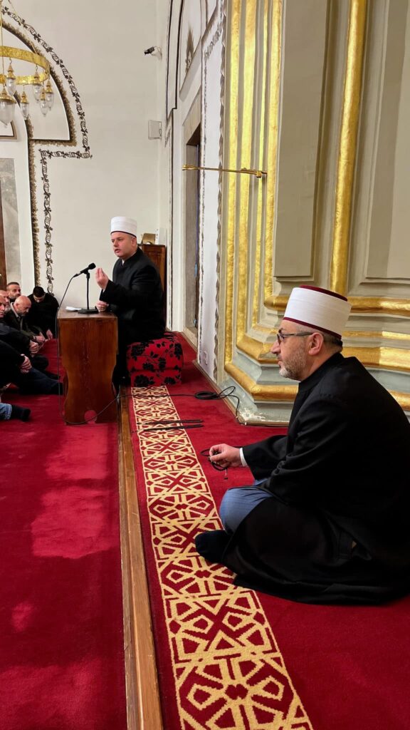 Верниците во Битола го прославија Рамазан Бајрам со утринска молитва во Исак Челеби џамија 3 25695a65 7dab 4068 b3fd 85371820564c
