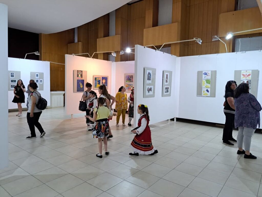 Четири златни медали за ученички од ДЛС „Св. Кирил и Методиј” Битола на 26-тиот „Светски младински ликовен конкурс” 3 viber image 2025 03 01 13 09 29 500