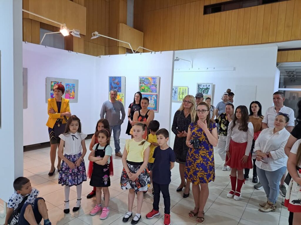 Четири златни медали за ученички од ДЛС „Св. Кирил и Методиј” Битола на 26-тиот „Светски младински ликовен конкурс” 9 viber image 2025 03 01 13 09 29 990