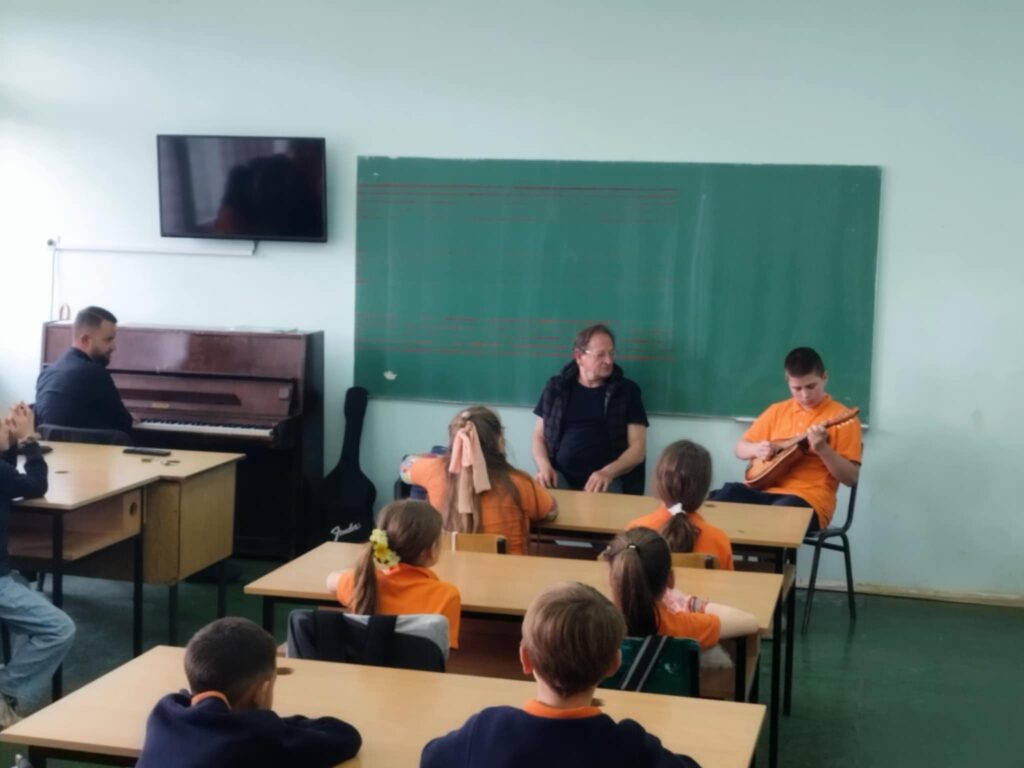 Афирмација на македонската музика во ОУ „Свети Климент Охридски“ – Битола 3 da5f6cc2 cf9b 46f1 93db 94a4f8752ade