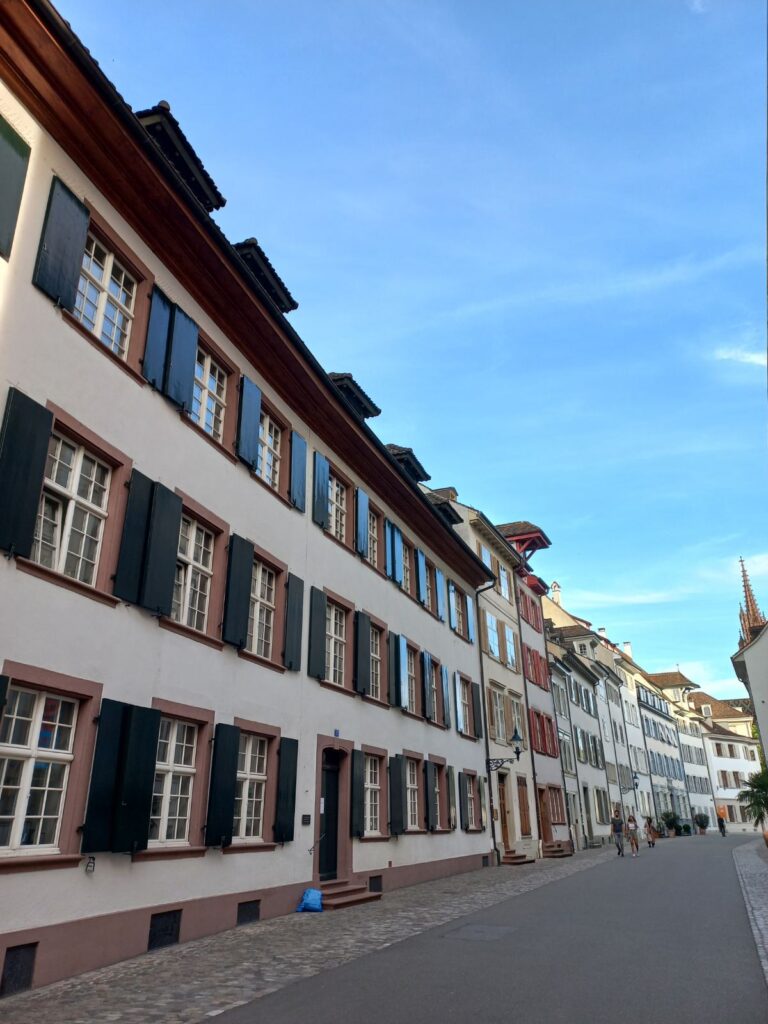 Фоторепортажа од Базел: Градот што зборува со боја и светлина 14 viber image 2025 04 22 13 27 27 289