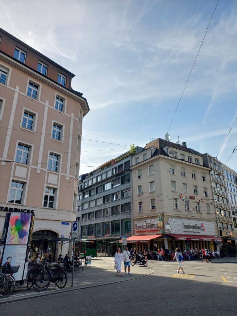 Фоторепортажа од Базел: Градот што зборува со боја и светлина 9 viber image 2025 04 22 13 28 16 315