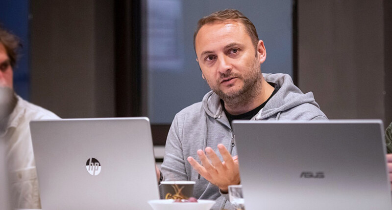 tiric naslovna citaj be