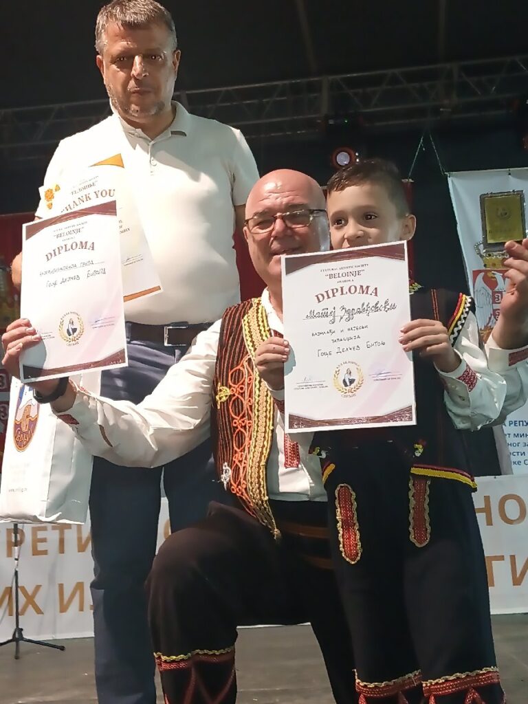 Матеј Здравковски – седумгодишен тапанџија од Битола кој ја освојува музичката сцена 12 Наградите во Сврљиг Србија