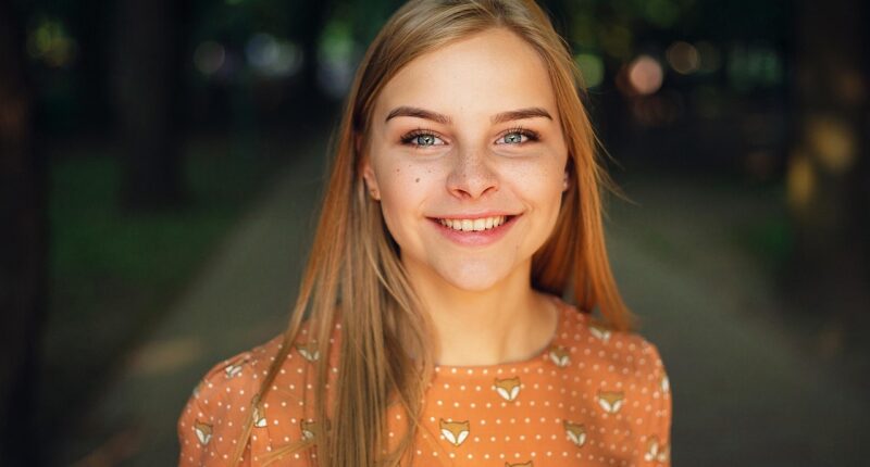 girl 1867092 1280