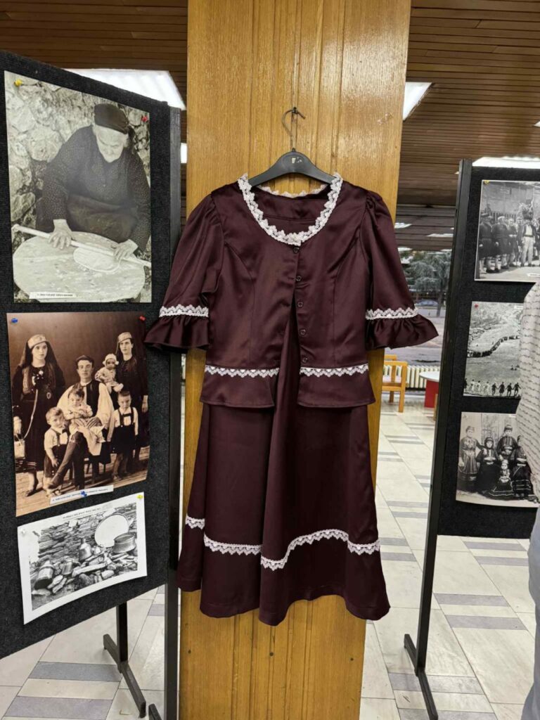 Изложба на стари фотографии од секојдневието на Власите „СЛИКИТЕ СВЕДОЧАТ“ и влашка носија во Битола 11 viber image 2025 09 15 20 54 56 568