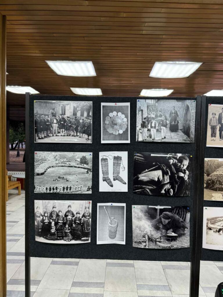 Изложба на стари фотографии од секојдневието на Власите „СЛИКИТЕ СВЕДОЧАТ“ и влашка носија во Битола 5 viber image 2025 09 15 20 55 00 006