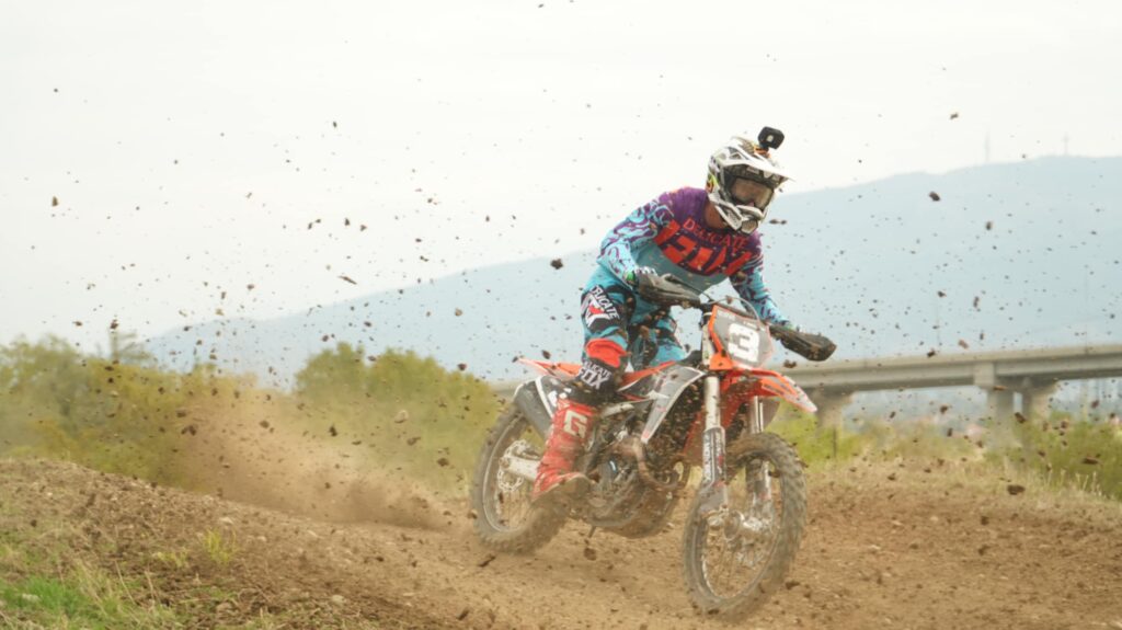 15-годишната Ева Дамјановска од Битола – единствено девојче што вози мотокрос во Македонија 7 vJAljoh2