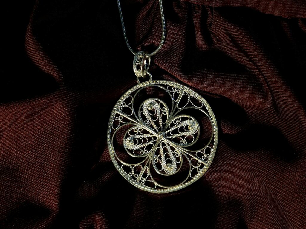 Ана Спиркоска – најмладата филигранистка од Битола го оживува заборавениот занает 11 584992707 25484370001198399 345131626453001167 n