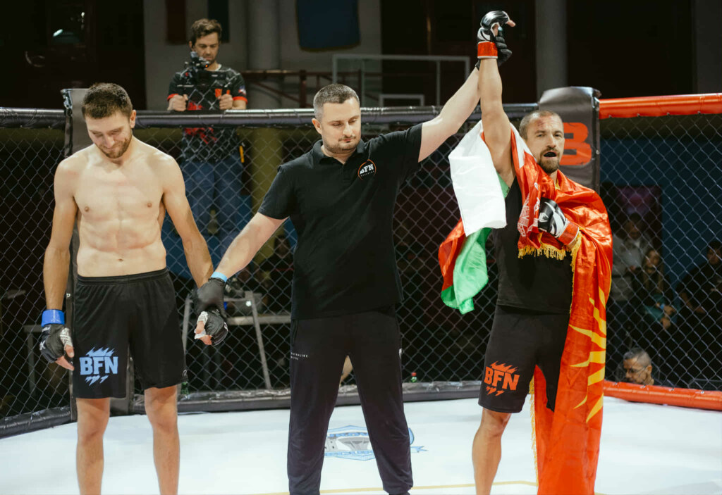 90 километри за еден месец - Чурино со нов подвиг во Оман, три трки и една ММА победа 7 Messenger creation 4696F715 C685 4CBF 8838 39BF226F3879