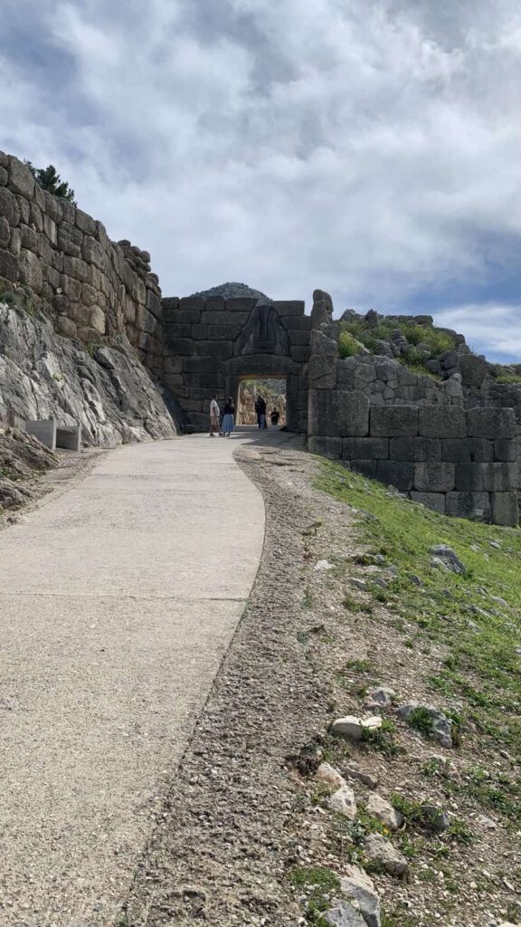 10 причини зошто да ја посетите Атина во декември 10 atina 11