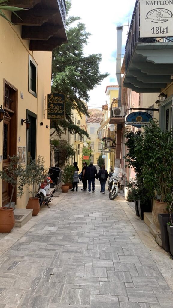 10 причини зошто да ја посетите Атина во декември 5 atina 3