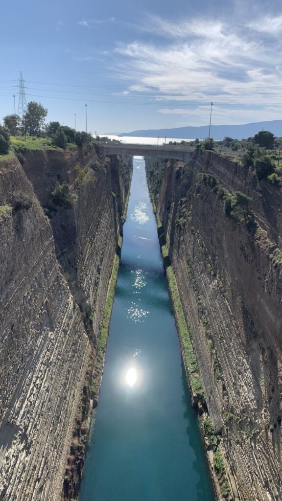 10 причини зошто да ја посетите Атина во декември 14 atina5