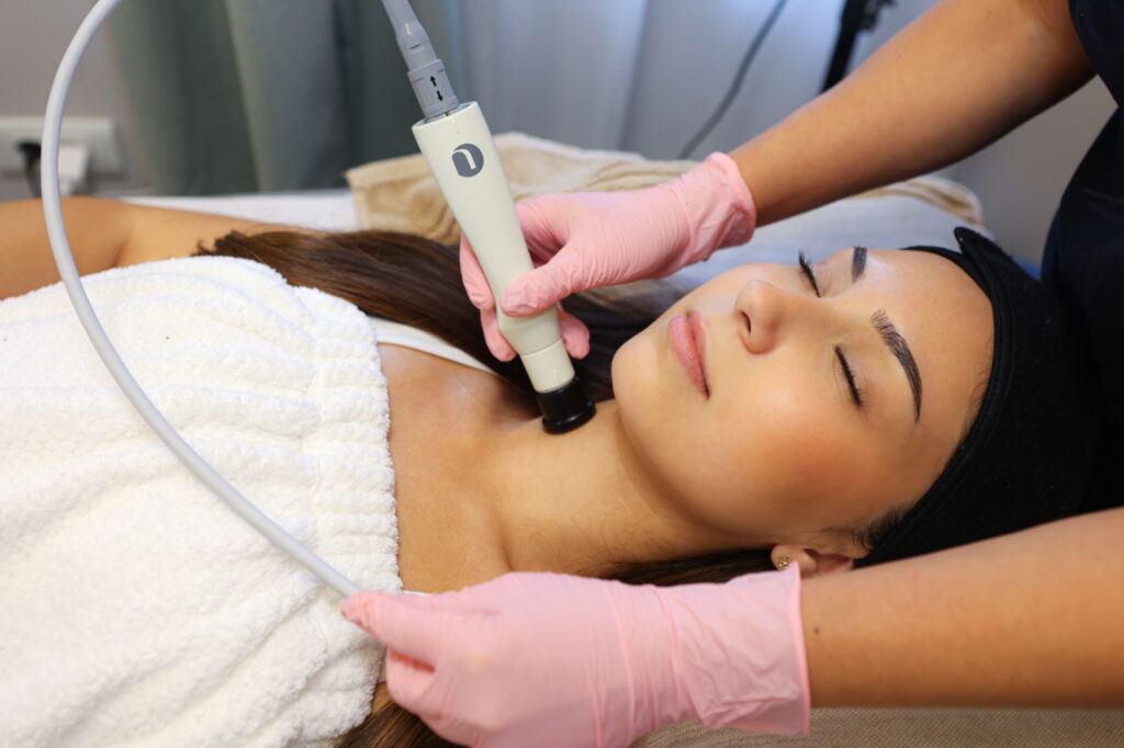 Салон што им носи самодоверба на клиентите: Атоник го менува стандардот за убавина во Битола 11 viber image 2025 12 06 21 25 48 463