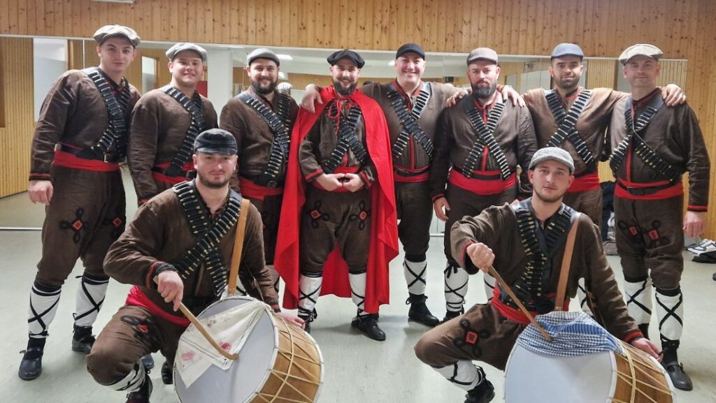 Македонската традиција и музика одекнаа во Нирнберг 5 galop konjanica3
