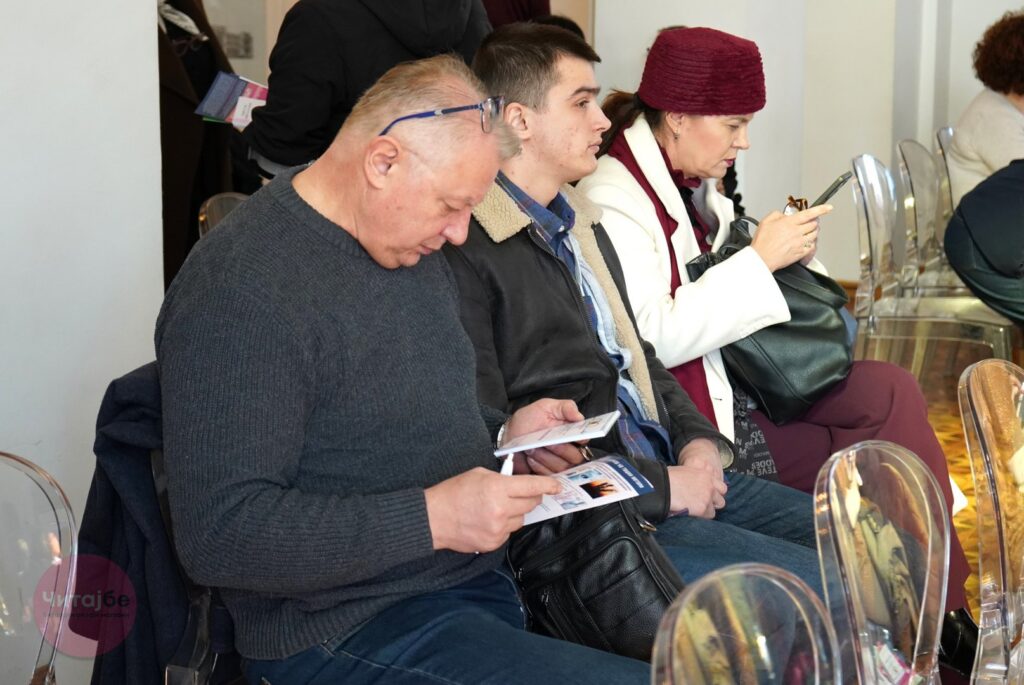 Поддршка и разбирање-Трибина за аутизмот во организација на Невроразлични 22 Невроразлични 18