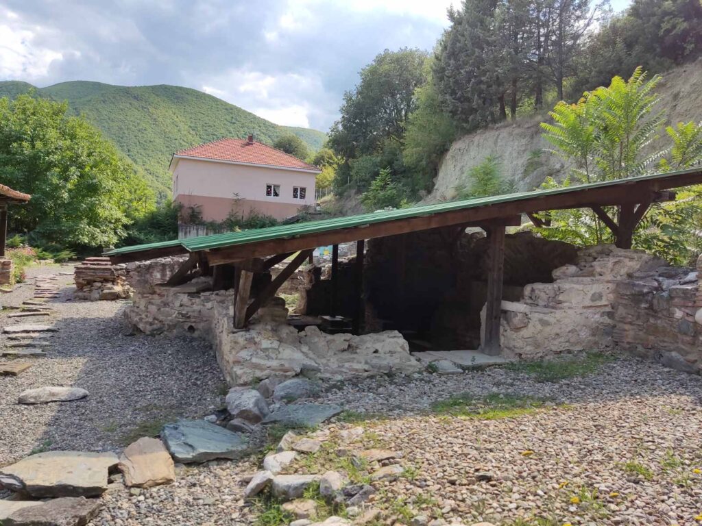 Меѓу камен, фрески и векови: приказна за Водочки и Вељушки манастир 12 Водочки манастир4
