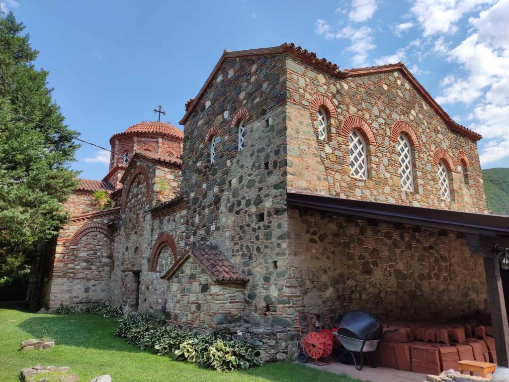 Меѓу камен, фрески и векови: приказна за Водочки и Вељушки манастир 9 Водочки манастир5