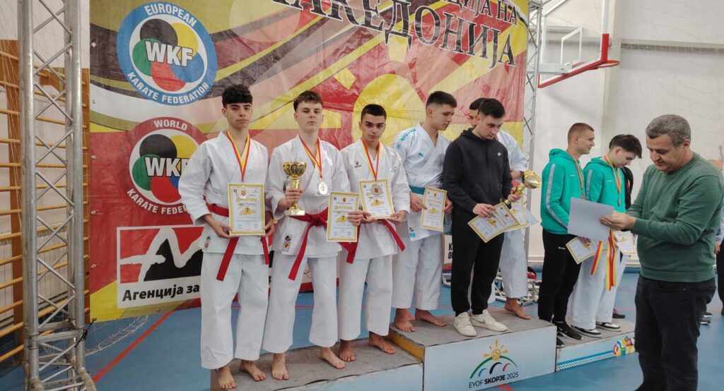 Битола доби вицешампиони во ката тим мажи во сениорска категорија 4 karate