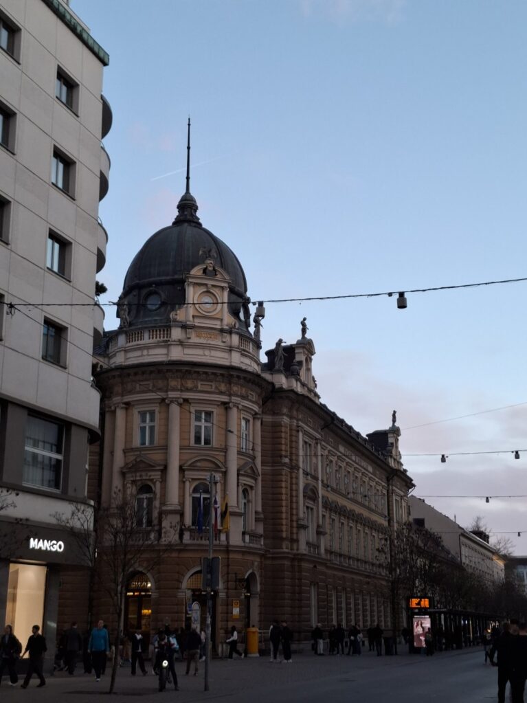 Приказната на Љубљана – градот на мостовите и утринска магла 8 ljubljana 15