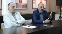 Даниел Хајндс – добитник на „Мостови на Струга“: поезија што копа низ времето и зборот 2 gCFUBAADPAAssAAGY1TvFAAAAAElFTkSuQmCC
