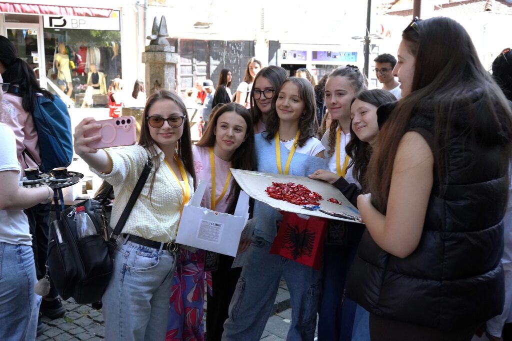 Со награди за најдобрите заврши јубилејниот „Мал битолски Монмартр“ 16 monmartr 3 30.05.2026 24