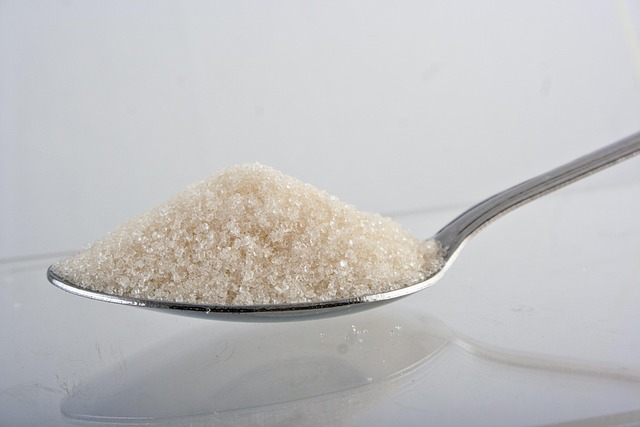 5 намирници кои ги јадеме секој ден, а ни го уништуваат желудникот 3 designfoto sugar 1068288 640