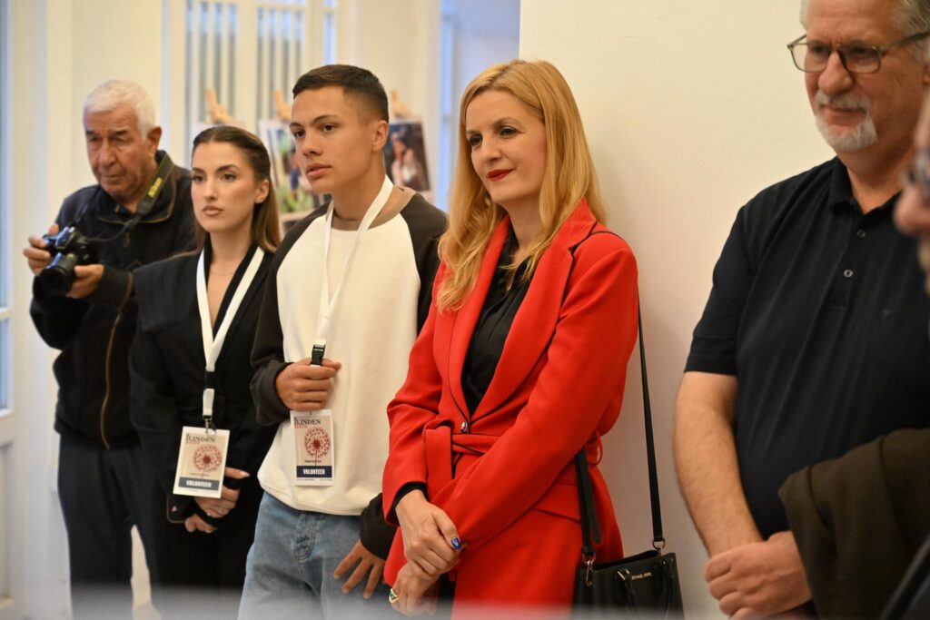 Она што останува кога свадбата ќе заврши: „Унгарска свадба“ – изложба што ја чува традицијата жива 7 ilindenski svadba5