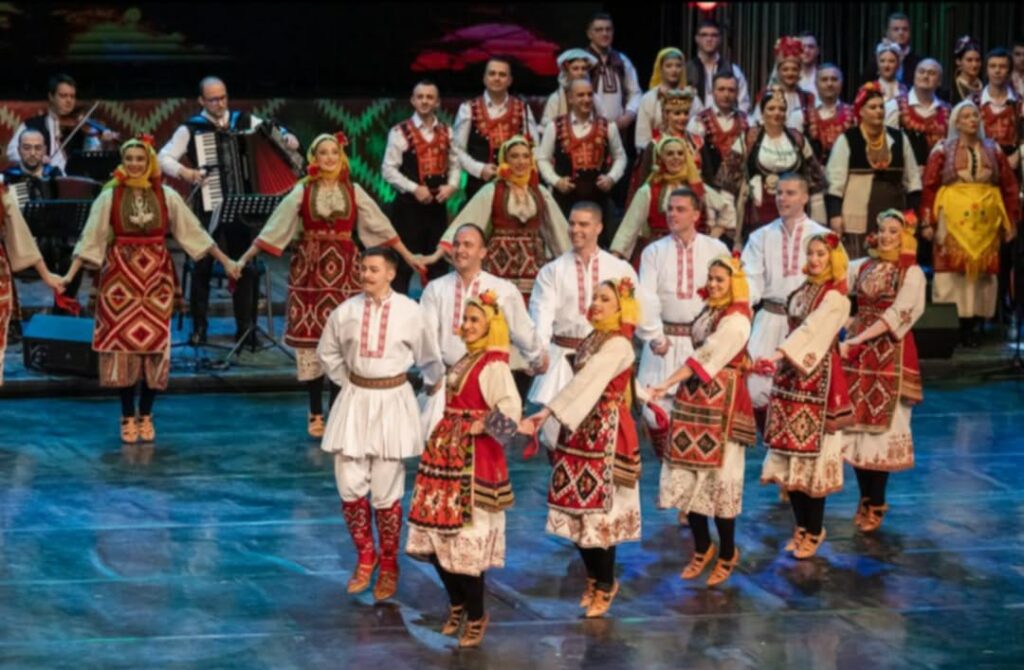 „Тешкото“ повторно ќе одекне во Велика Британија - по 76 години „Танец“ се враќа на британската сцена 4 C0Px sV