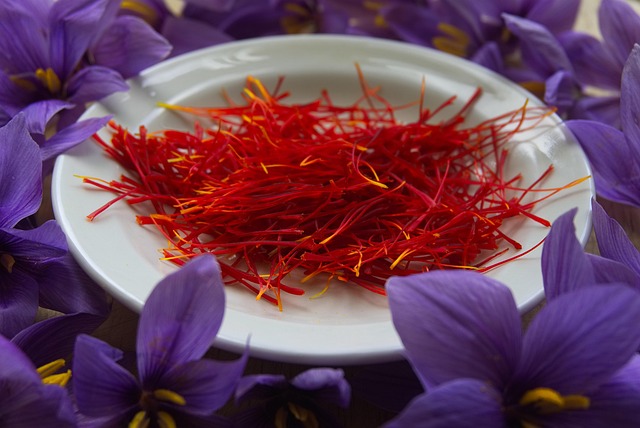 Зошто шафранот е еден од најскапите зачини во светот? 3 xtendo saffron 2835249 640