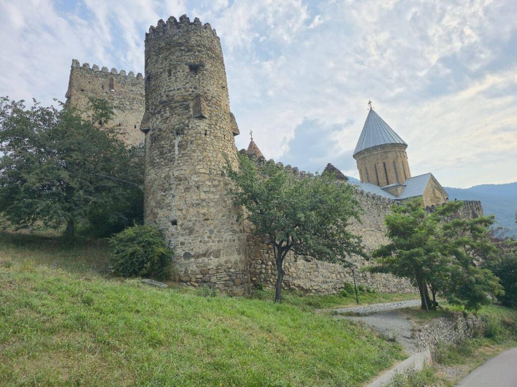 Православна Грузија – меѓу древните храмови и живата вера 3 Ананури 2