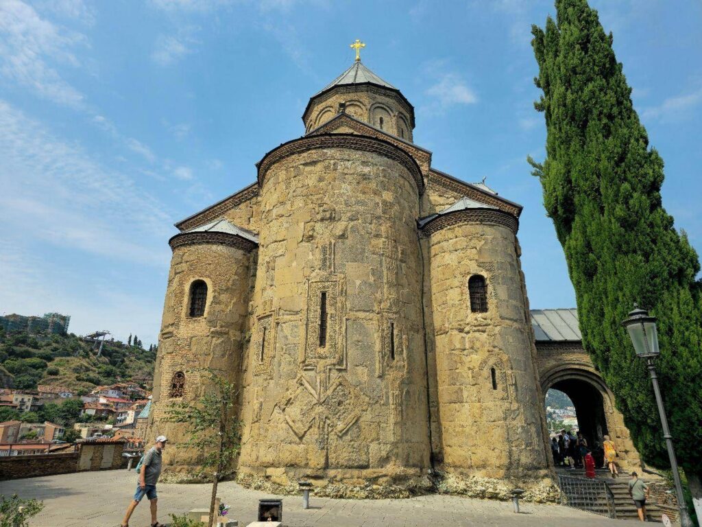 Запознајте ја Грузија одблиску - земја на традицијата, убавината и контрастите 5 Горгасали 1