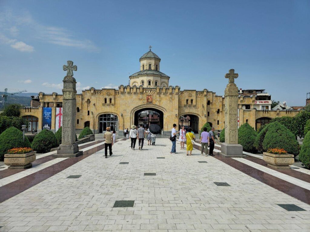 Православна Грузија – меѓу древните храмови и живата вера 5 Света Троица 6