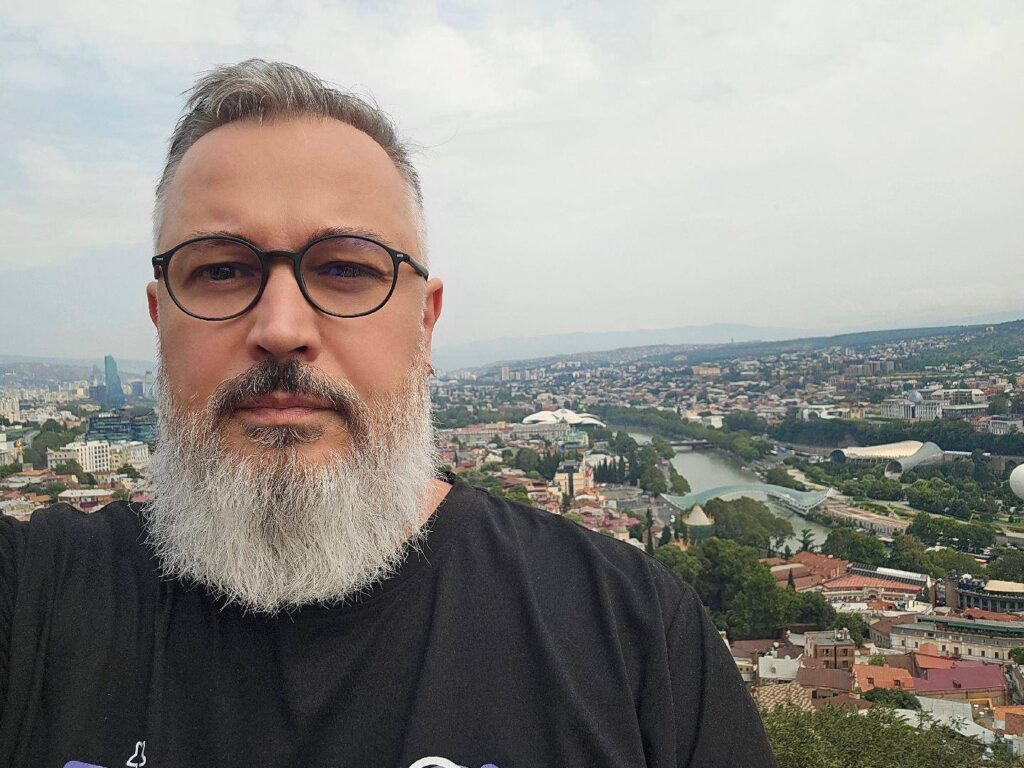 Запознајте ја Грузија одблиску - земја на традицијата, убавината и контрастите 19 поглед од мајка Грузија