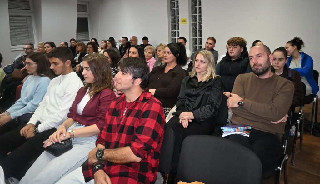 „Тајните од битолските сокаци“ ги обединија битолските писатели на традиционалната средба 6 biblioteka4