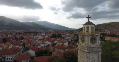 Од „Билјана платно белеше“ до „Битола мој роден крај“: 90 години музичка приказна на Саат-кулата во Битола 1456 r25IQAEAAAAAAAAAAPBsJkgAAauTjWAAAAAASUVORK5CYII=
